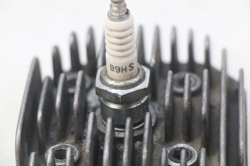 photo de ZYLINDERKOPF YAMAHA SLIDER NAKED 50 (2004 - 2018) - Detailansicht des Bauteils