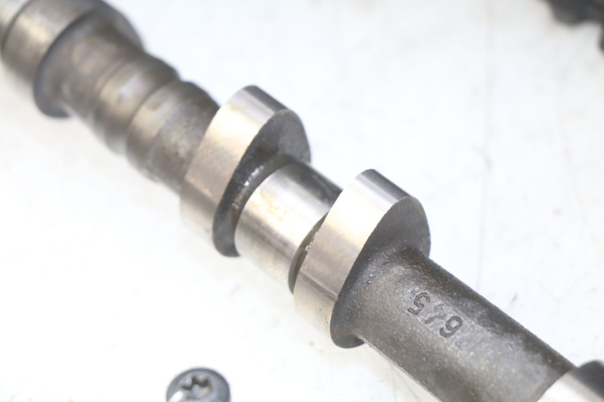 photo de ZYLINDERKOPF TRIUMPH SPRINT ST 955 (1999 - 2001) - Details der Befestigungspunkte