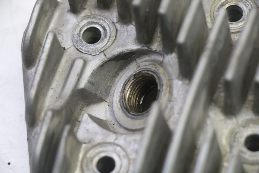 photo de ZYLINDERKOPF PEUGEOT STREETZONE I NAKED 2T 50 (2018 - 2020) - Zoom auf Gebrauchszustand