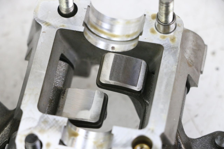 photo de ZYLINDERKOPF SUZUKI BURGMAN 125 (2015 - 2017) - Detaillierte Sichtprüfung