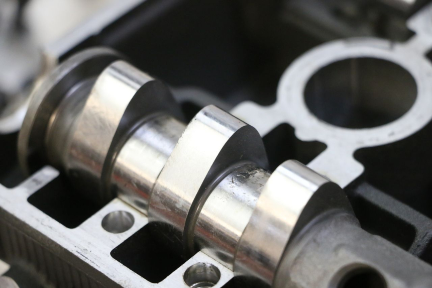 photo de ZYLINDERKOPF YAMAHA TDM ABS 900 (2002 - 2014) - Oberflächenzustand und Material