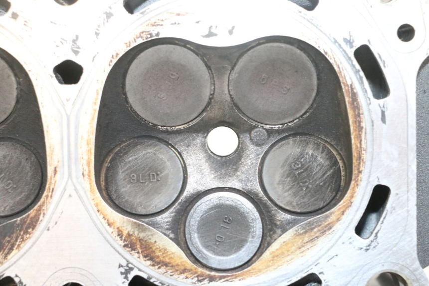 photo de ZYLINDERKOPF YAMAHA TDM ABS 900 (2002 - 2014) - Alternativer Blickwinkel