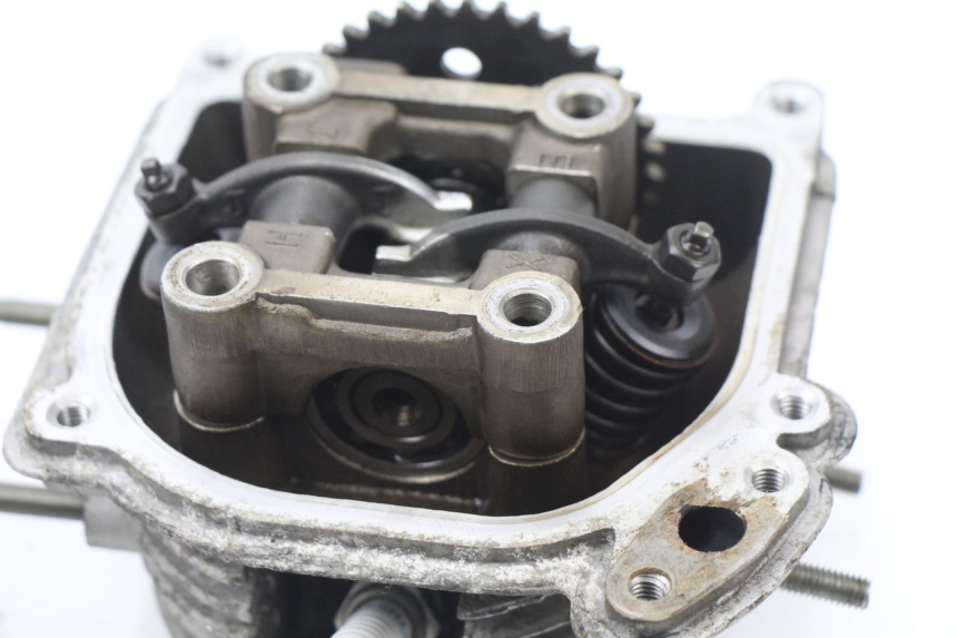 photo de ZYLINDERKOPF BAOTIAN TRAVEL SPIRIT 50 (2010 - 2012) - Details der Befestigungspunkte