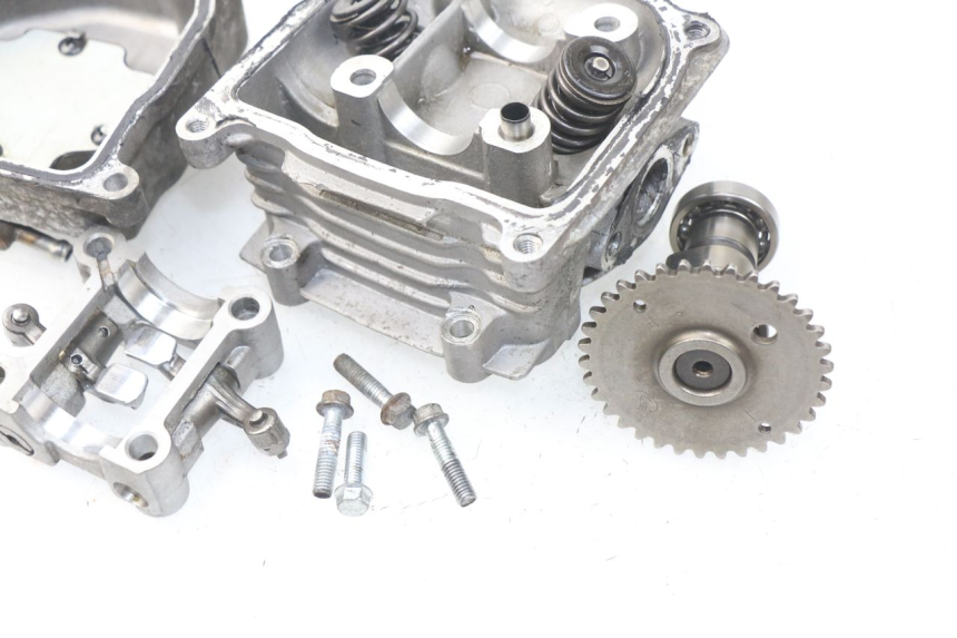 photo de ZYLINDERKOPF PEUGEOT V-CLIC VCLIC 50 (2007 - 2013) - Zoom auf Komponenten