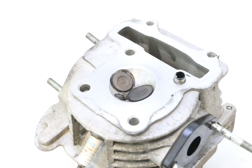 photo de ZYLINDERKOPF PEUGEOT V-CLIC VCLIC 50 (2007 - 2013) - Technische Nahaufnahme