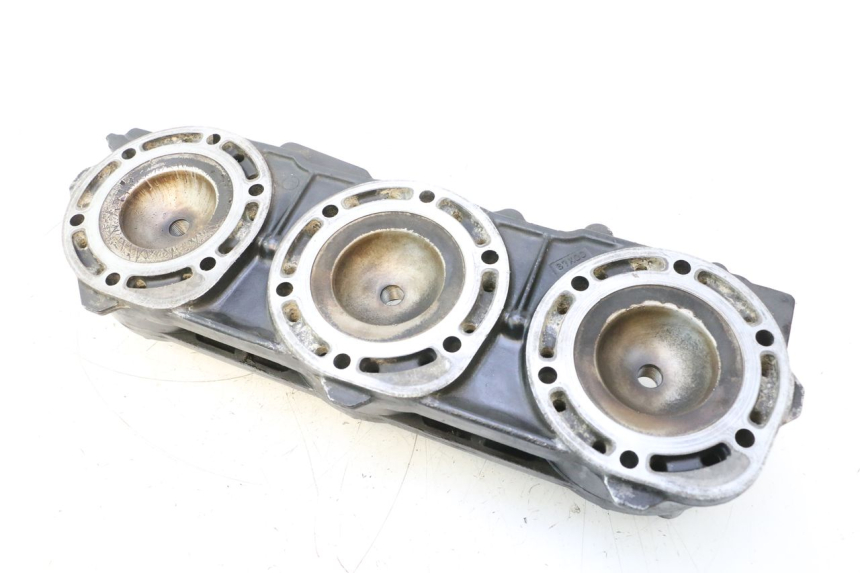 photo de ZYLINDERKOPF YAMAHA WAVE RUNNER GP R 1200 (2000 - 2003) - Detailansicht des Bauteils