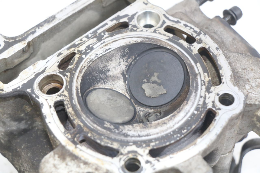 photo de ZYLINDERKOPF YAMAHA X-MAX XMAX 250 (2006 - 2009) - Fokus auf die Struktur