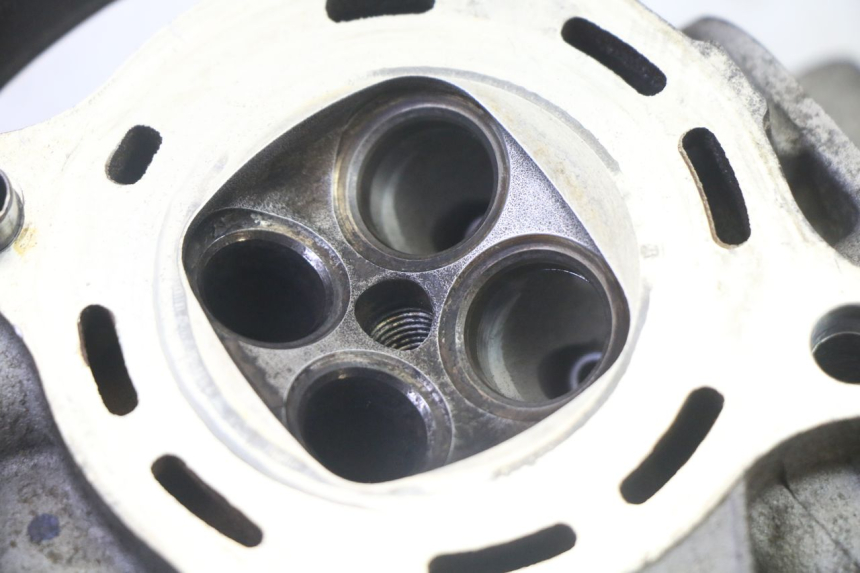 photo de ZYLINDERKOPF YAMAHA X-MAX XMAX 125 (2010 - 2013) - Kennzeichnungen und Originalreferenzen