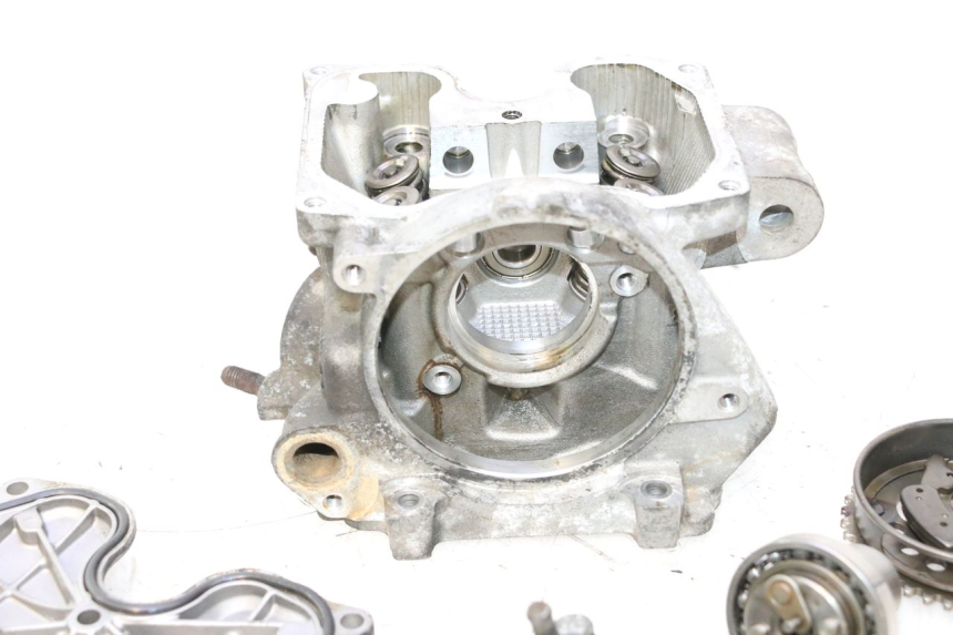 photo de ZYLINDERKOPF YAMAHA XMAX X-MAX 125 (2006 - 2009) - Details der Befestigungspunkte