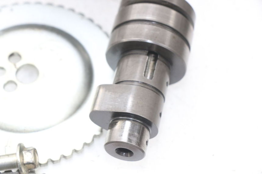 photo de ZYLINDERKOPF PIAGGIO X8 400 (2006 - 2007) - Fokus auf die Struktur