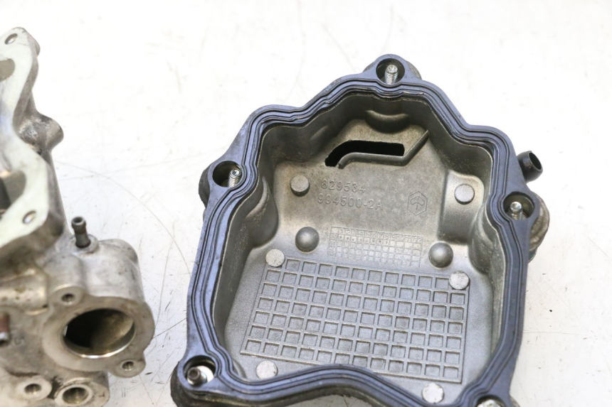 photo de ZYLINDERKOPF PIAGGIO X9 EVOLUTION 125 (2003 - 2007) - Details der Befestigungspunkte