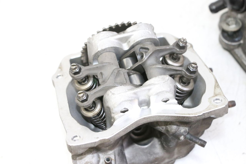 photo de ZYLINDERKOPF PIAGGIO XEVO - X EVO 125 (2007 - 2017) - Details der Befestigungspunkte