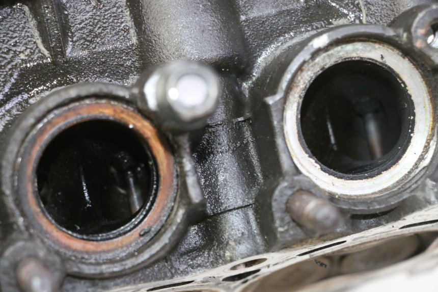 photo de ZYLINDERKOPF YAMAHA XJ6 600 (2008 - 2016) - Detaillierte Sichtprüfung