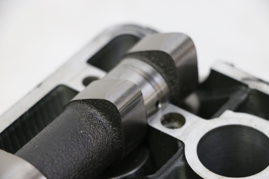 photo de ZYLINDERKOPF YAMAHA XJ6 600 (2008 - 2016) - Details der Befestigungspunkte