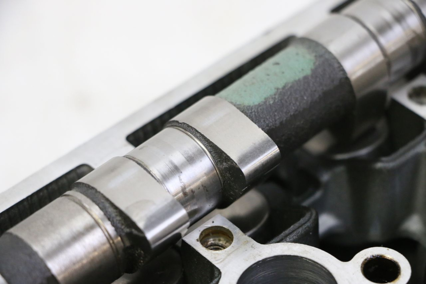 photo de ZYLINDERKOPF YAMAHA XJ6 600 (2008 - 2016) - Oberflächenzustand und Material