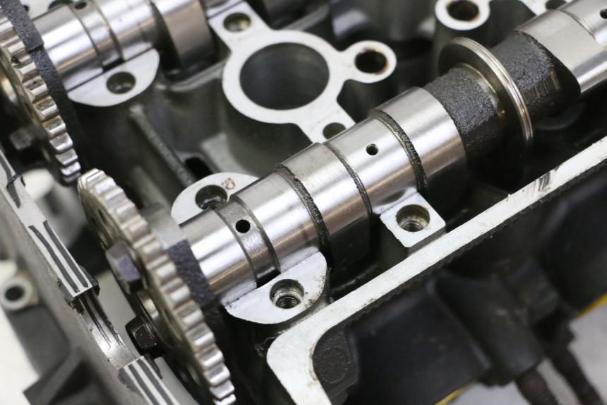 photo de ZYLINDERKOPF YAMAHA XJ6 600 (2008 - 2016) - Charakteristische Merkmale