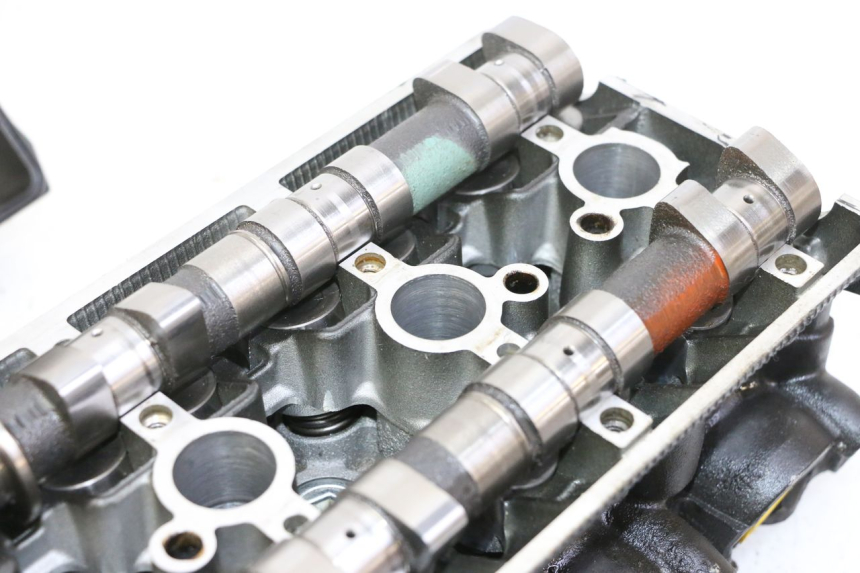 photo de ZYLINDERKOPF YAMAHA XJ6 600 (2008 - 2016) - Detaillierte Sichtprüfung