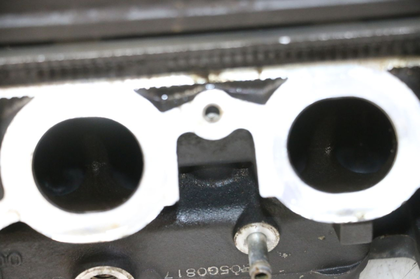 photo de ZYLINDERKOPF YAMAHA XJ6 600 (2008 - 2016) - Details der Befestigungspunkte