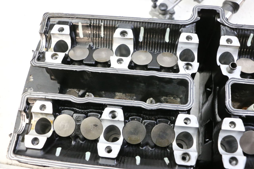 photo de ZYLINDERKOPF YAMAHA FZS FAZER 600 (2001 - 2003) - Fokus auf die Struktur