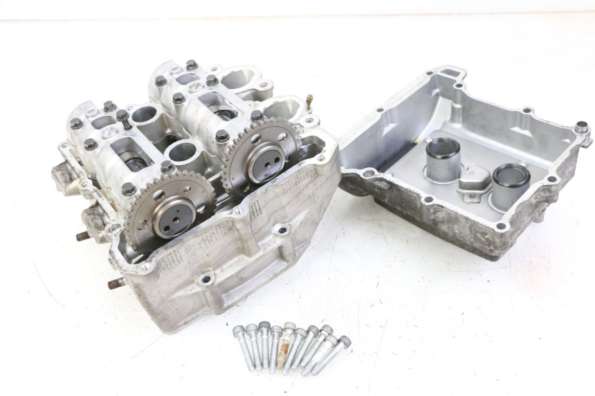 photo de ZYLINDERKOPF YAMAHA YP T-MAX TMAX 530 (2017 - 2020) - Zoom auf Komponenten