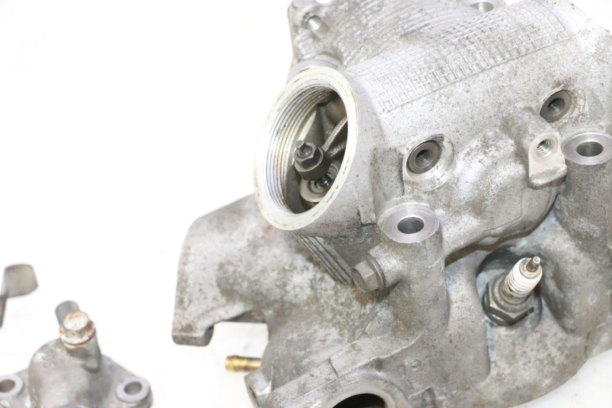 photo de ZYLINDERKOPF YAMAHA YP MAJESTY 125 (2002 - 2006) - Details der Befestigungspunkte