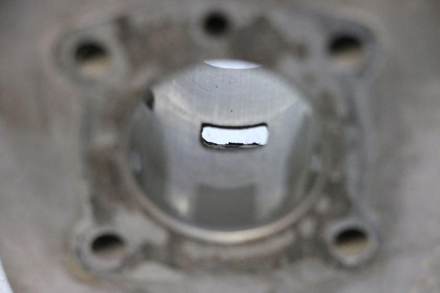 photo de ZYLINDER PEUGEOT 103 SPX CLIP 50 (1989 - 1992) - Details der Befestigungspunkte