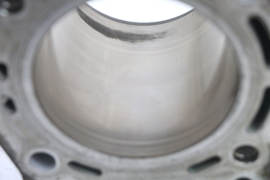 photo de ZYLINDER PIAGGIO MP3 LT 400 (2007 - 2012) - Oberflächenzustand und Material