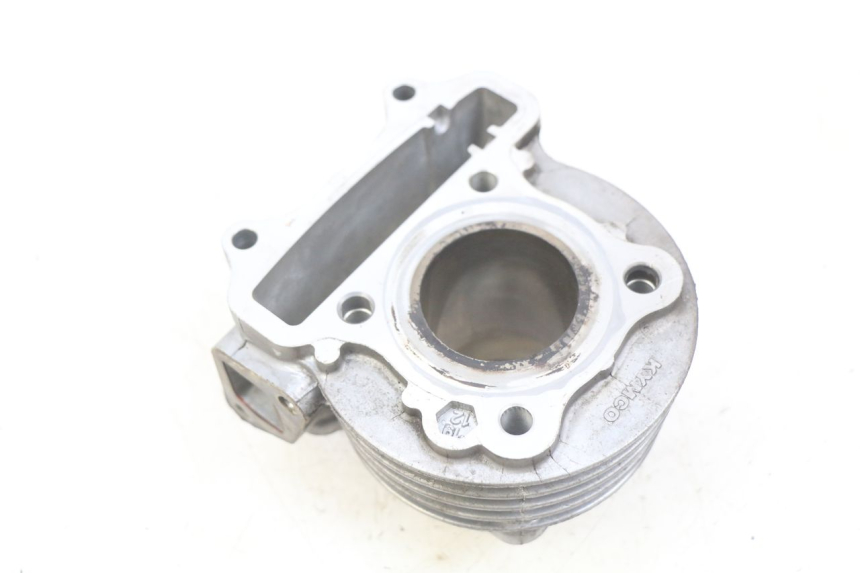 photo de ZYLINDER KOLBEN KYMCO AGILITY 16+ 4T 50 (2018 - 2023) - Details der Befestigungspunkte