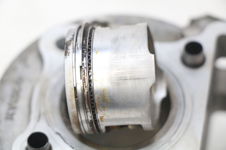 photo de ZYLINDER KOLBEN KYMCO AGILITY 4T 50 (2005 - 2018) - Detaillierte Sichtprüfung