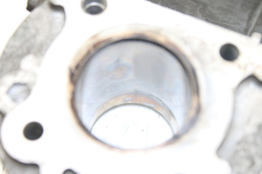 photo de ZYLINDER KOLBEN KYMCO AGILITY 4T 50 (2005 - 2018) - Details der Befestigungspunkte