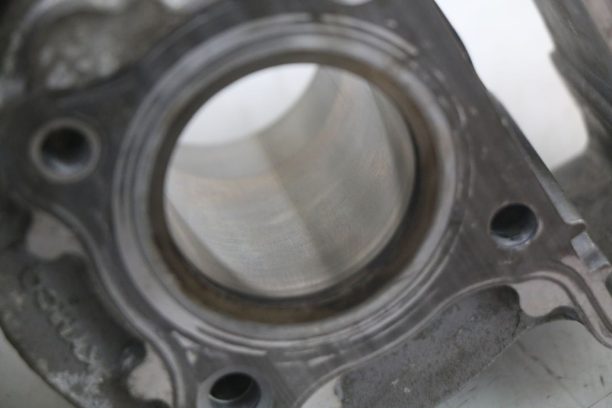 photo de ZYLINDER KOLBEN KYMCO AGILITY 4T 50 (2005 - 2018) - Details der Befestigungspunkte