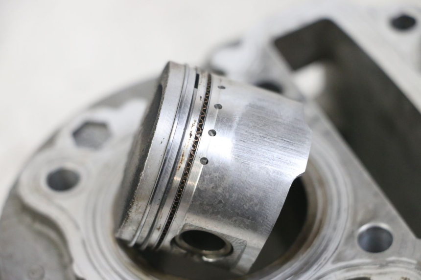 photo de ZYLINDER KOLBEN KYMCO AGILITY 4T 50 (2018 - 2022) - Zoom auf Komponenten