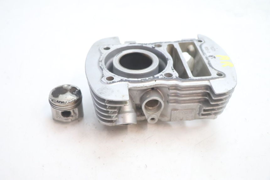 photo de ZYLINDER MIT KOLBEN HINTEN HONDA XLV VARADERO 125 (2007 - 2012) - Detailansicht des Bauteils