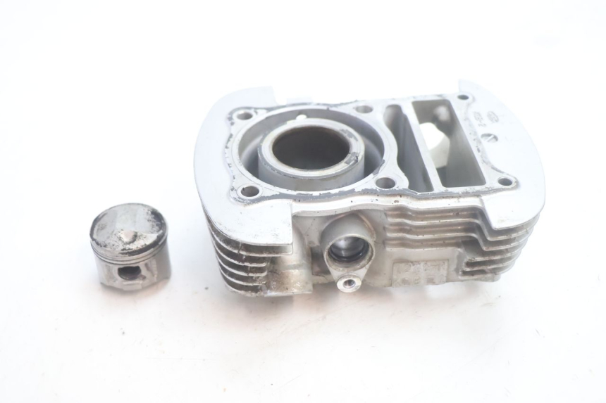 photo de ZYLINDER MIT KOLBEN VORNE HONDA XLV VARADERO 125 (2007 - 2012) - Detailansicht des Bauteils