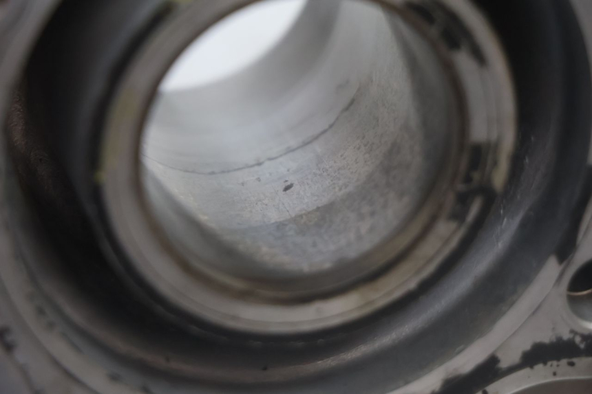 photo de ZYLINDER MIT KOLBEN VORNE HONDA XLV VARADERO 125 (2007 - 2012) - Kennzeichnungen und Originalreferenzen