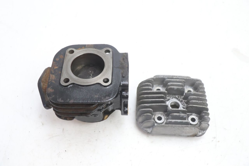 photo de ZYLINDER KOLBEN MBK BOOSTER SPIRIT 50 (1996 - 1999) - Details der Befestigungspunkte