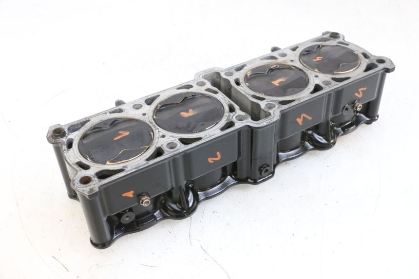 photo de ZYLINDER KOLBEN MV AGUSTA BRUTALE R WALLY 910 (2008 - 2008) - Zoom auf Gebrauchszustand