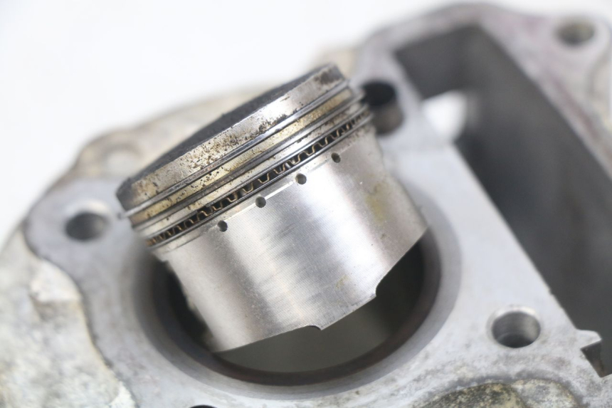 photo de ZYLINDER KOLBEN BAOTIAN BT 50 QT-12 50 (2007 - 2009) - Zoom auf Komponenten