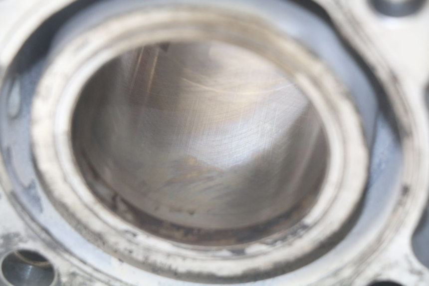 photo de ZYLINDER KOLBEN SUZUKI BURGMAN 125 (2007 - 2014) - Details der Befestigungspunkte