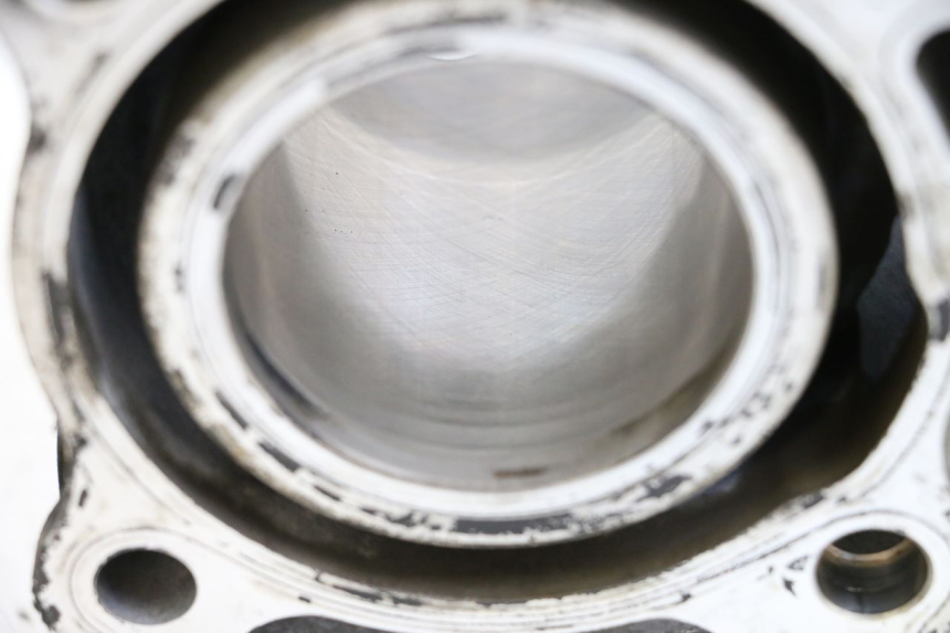 photo de ZYLINDER KOLBEN SUZUKI BURGMAN 125 (2007 - 2014) - Zoom auf Gebrauchszustand