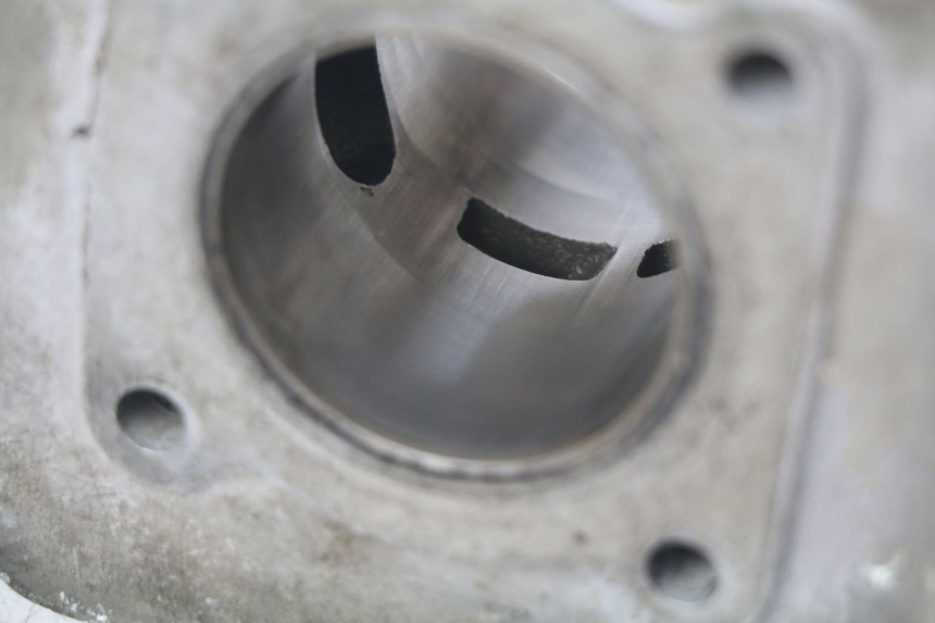 photo de ZYLINDER KOLBEN PEUGEOT BUXY 50 (1993 - 1998) - Details der Befestigungspunkte