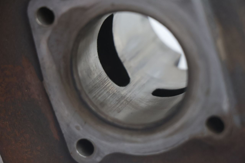 photo de ZYLINDER KOLBEN PEUGEOT BUXY 50 (1993 - 1998) - Details der Befestigungspunkte
