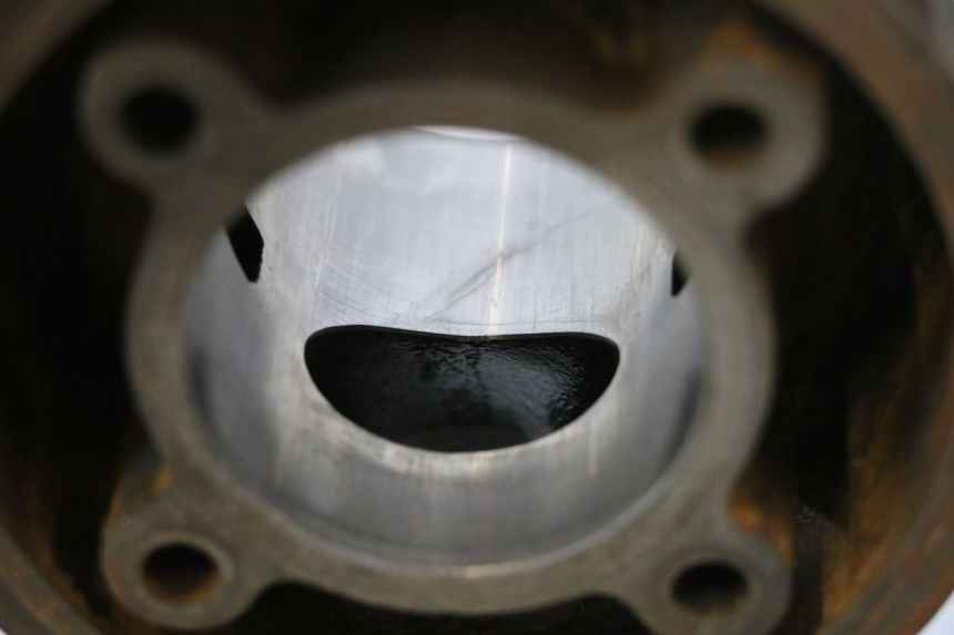 photo de ZYLINDER KOLBEN HM HONDA CRM DERAPAGE RR 50 (2006 - 2017) - Details der Befestigungspunkte