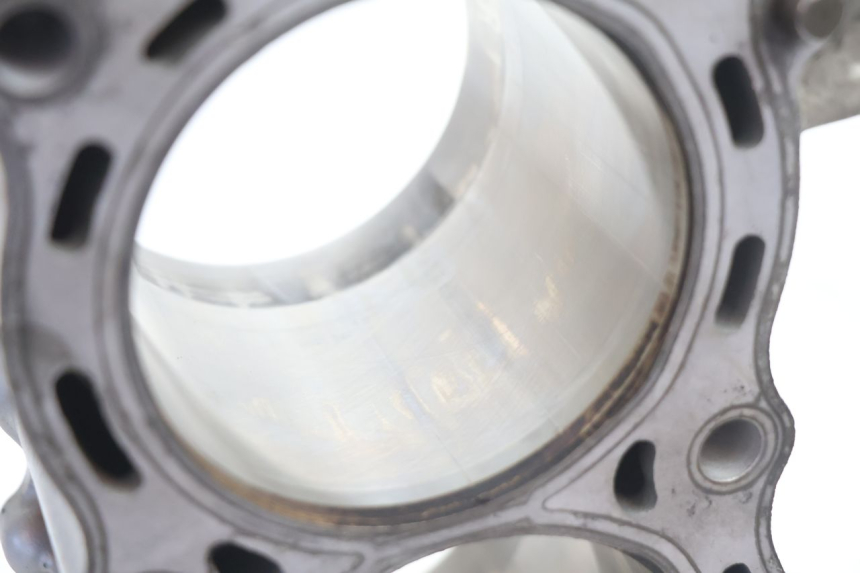 photo de ZYLINDER KOLBEN KAWASAKI ER-6 ER6 N 650 (2005 - 2009) - Zoom auf Gebrauchszustand