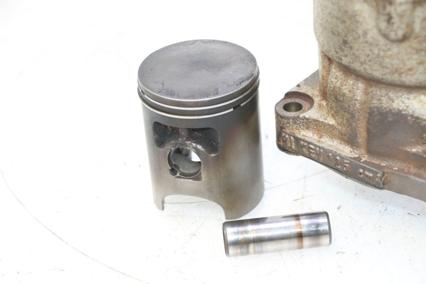 photo de ZYLINDER KOLBEN HONDA FES PANTHEON 2T 125 (1998 - 2002) - Alternative Perspektive