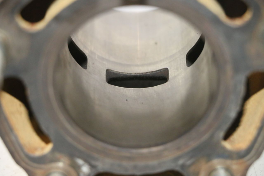 photo de ZYLINDER KOLBEN HONDA FES PANTHEON 2T 125 (1998 - 2002) - Details der Befestigungspunkte