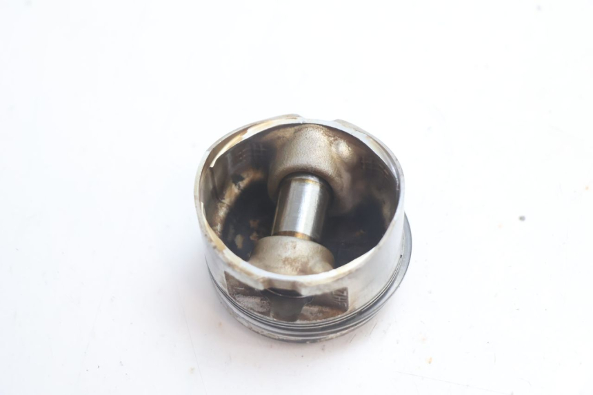 photo de ZYLINDER KOLBEN HONDA FES S-WING SWING ABS 125 (2007 - 2015) - Fokus auf die Struktur