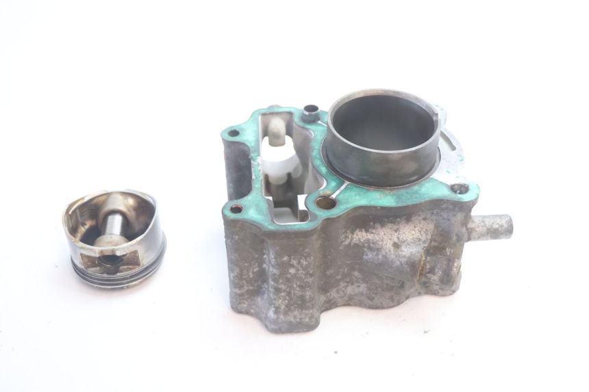 photo de ZYLINDER KOLBEN HONDA FES S-WING SWING ABS 125 (2007 - 2015) - Zoom auf Gebrauchszustand