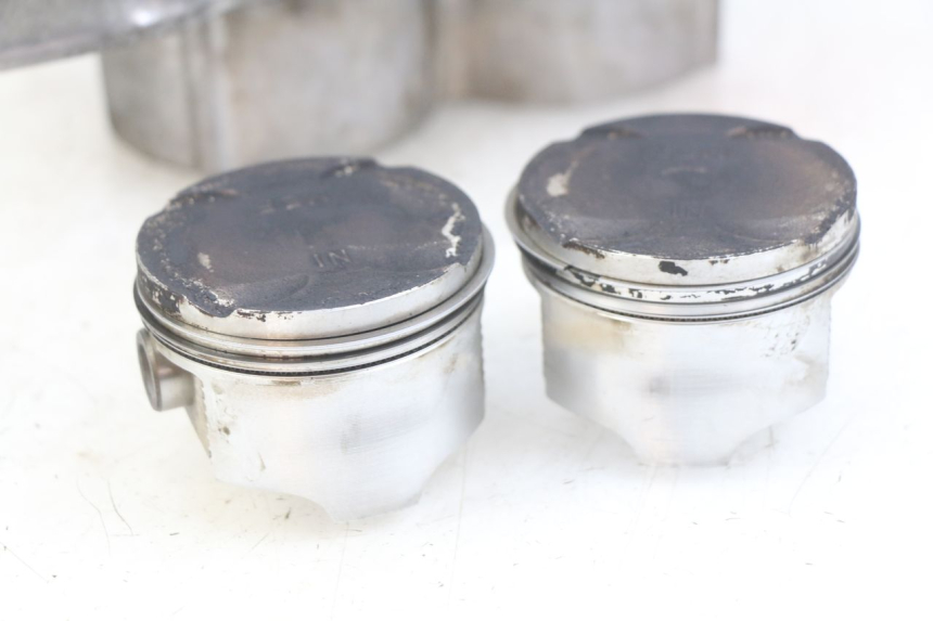 photo de ZYLINDER KOLBEN HONDA FJS SILVERWING SILVER WING 400 (2009 - 2016) - Alternativer Blickwinkel