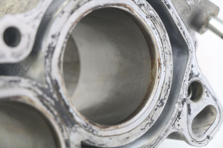 photo de ZYLINDER KOLBEN HONDA FJS SILVERWING SILVER WING 400 (2009 - 2016) - Details der Befestigungspunkte